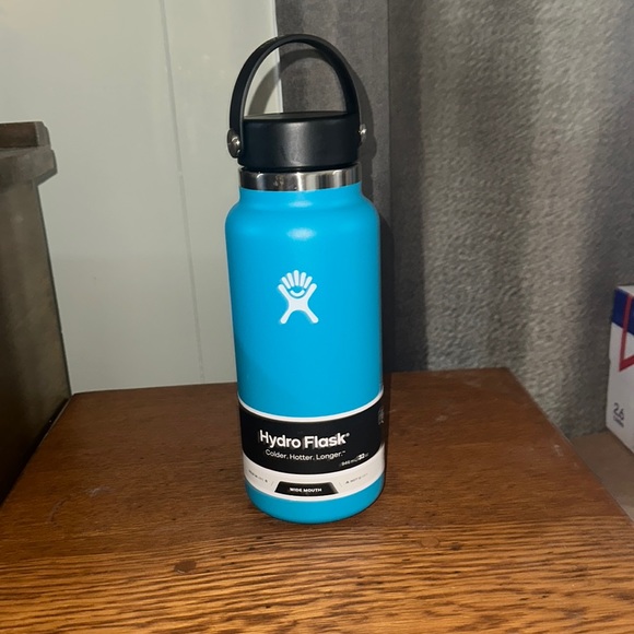 Hydro Flask wide mouth. New with tags. 32 oz wide flex cap. Laguna. - Picture 1 of 3